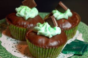 Chocolate-Mint Shamrock Cupcakes Recipe